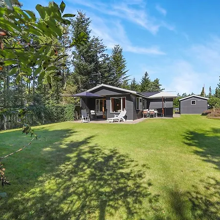 Three-bedroom Holiday In Hals